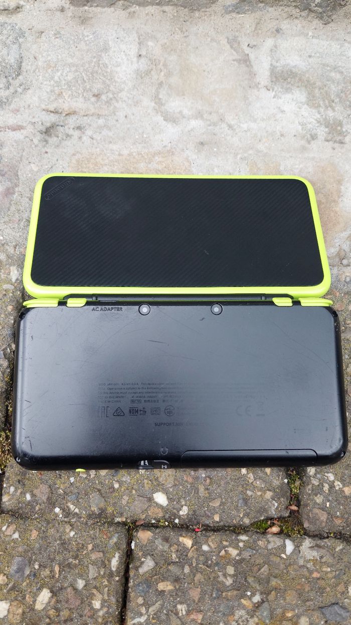 Nintendo DS avec carte SD - photo numéro 3