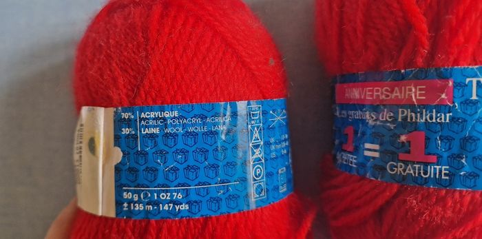 2 pelotes de laines phildar rouges - photo numéro 4