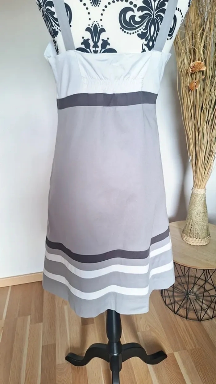 🎀 Somptueuse robe de cérémonie taille 40 comme neuve 🎀 - photo numéro 3