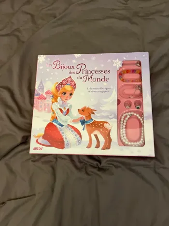 Les bijoux des princesses du monde