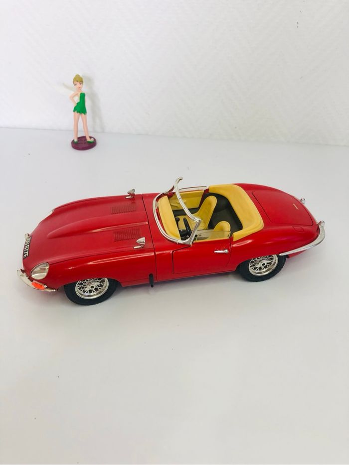 Jaguar type E décapotable rouge 1961 échelle 1/18