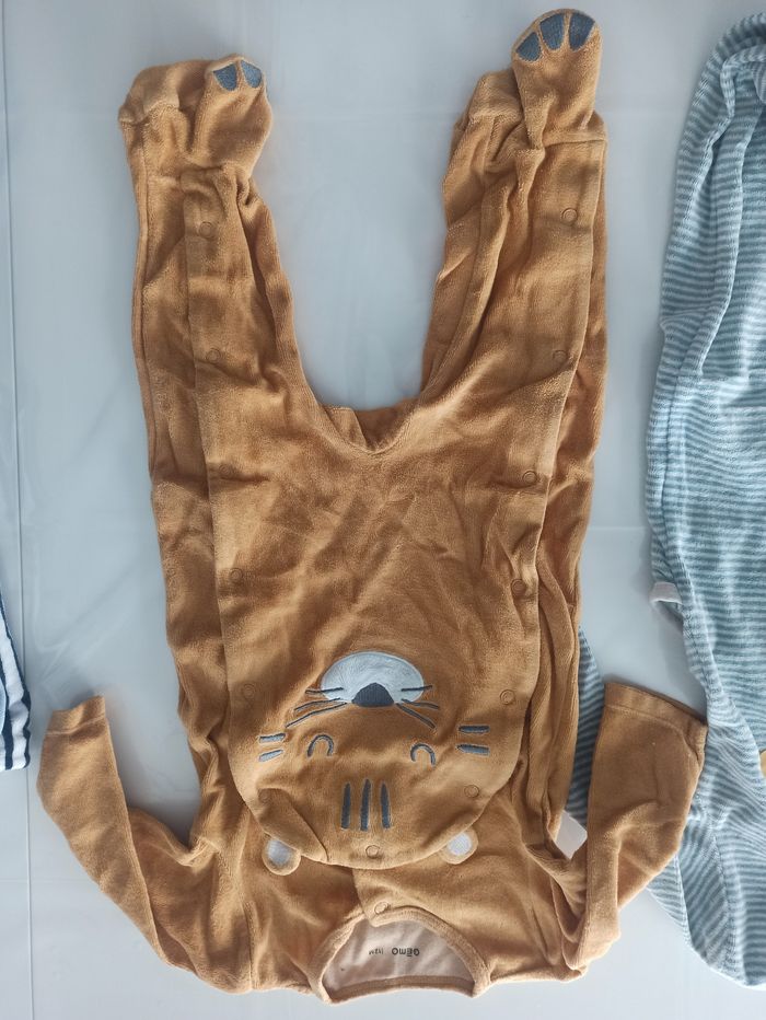 Lot pyjama 12 mois - photo numéro 3