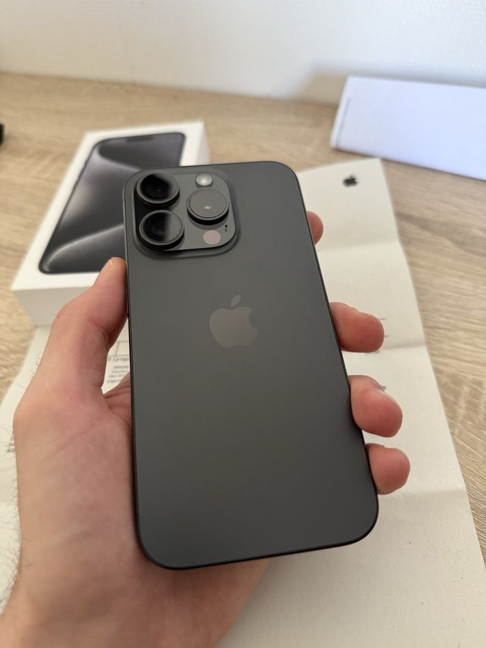 IPhone 15 pro - photo numéro 2