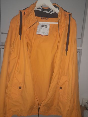 Coupe vent Tommy jeans jaune en parfait état 