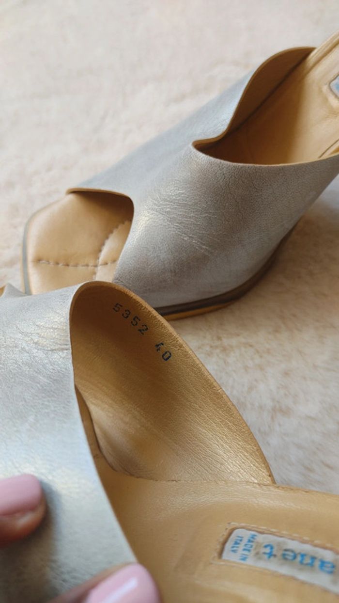 Magnifique escarpins mule en excellent état vintage en cuir bleu - photo numéro 11