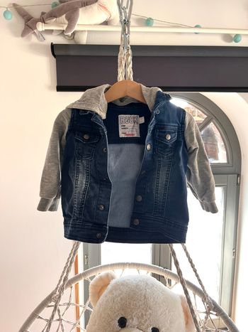 Veste en jean avec capuche  9 mois orchestra 
