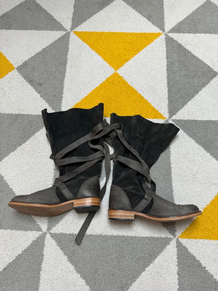 Bottes en cuir Requins Taille 39 - photo numéro 2