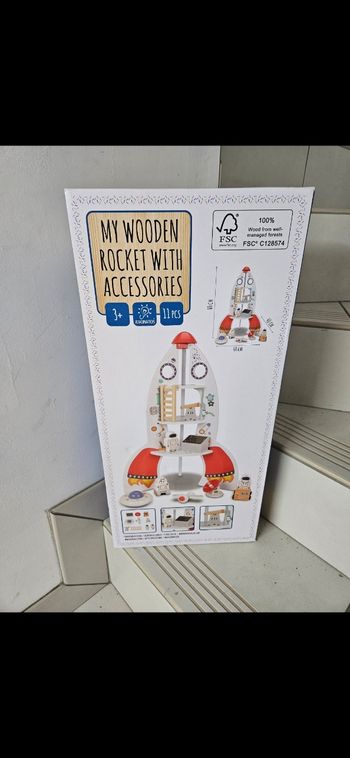 Fusée-table d'activités en bois