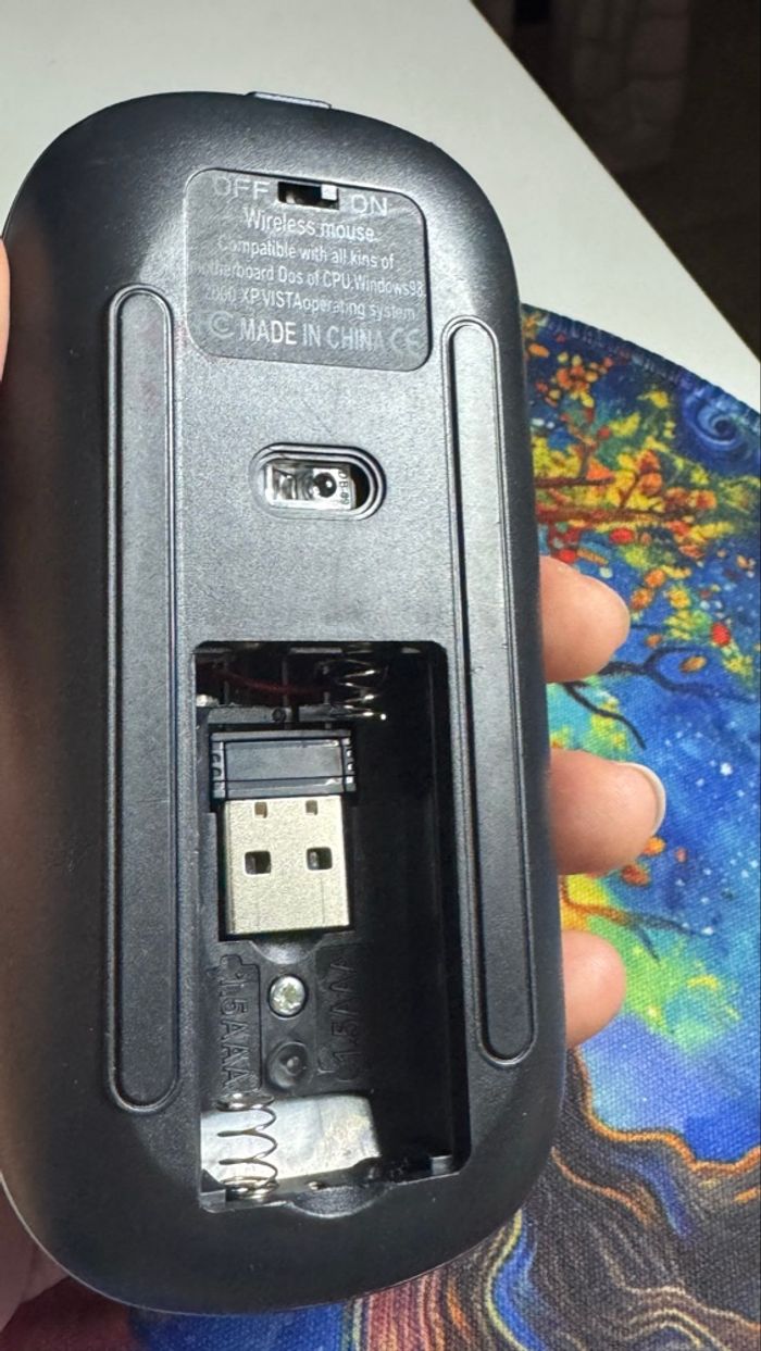 Souris sans fil neuf avec LED – piles incluses - photo numéro 5