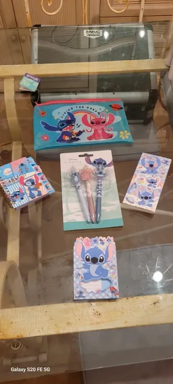Lot petits articles papeterie Stitch Disney