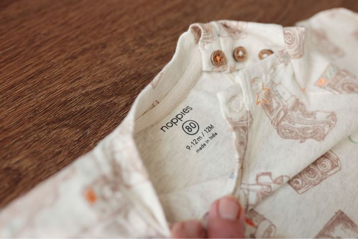 T-shirt et pantalon - photo numéro 2