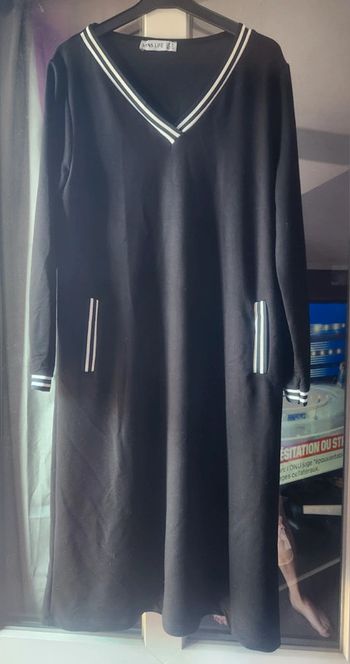 Robe noire et blanche
