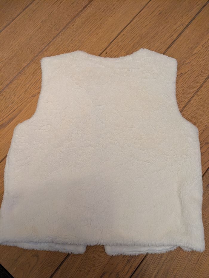 Gilet sans manche fourrure blanche - photo numéro 3