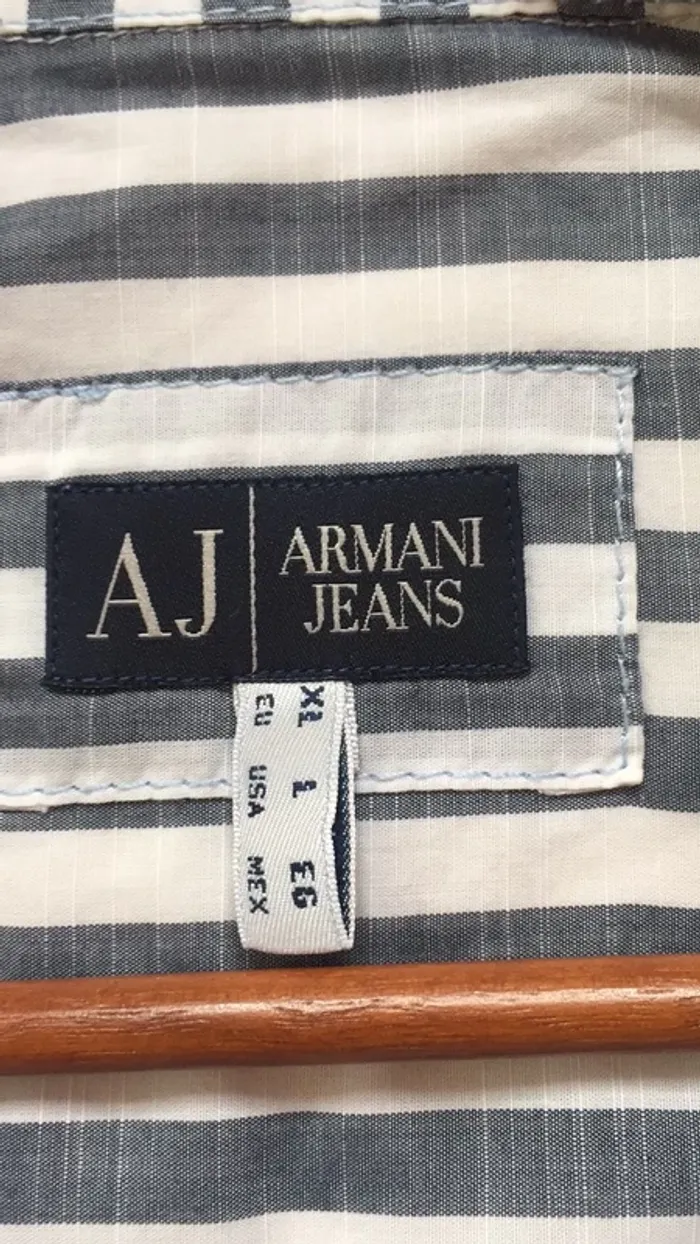 Armani Jeans ( chemisette) - photo numéro 6