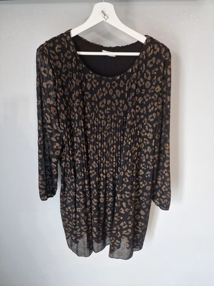 Robe plissée noire et doré