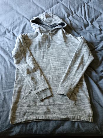 Sweat à capuche Kiabi taille S (16 ans)