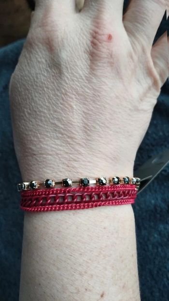 Bracelet multi rangs rouge et doré chaînette
