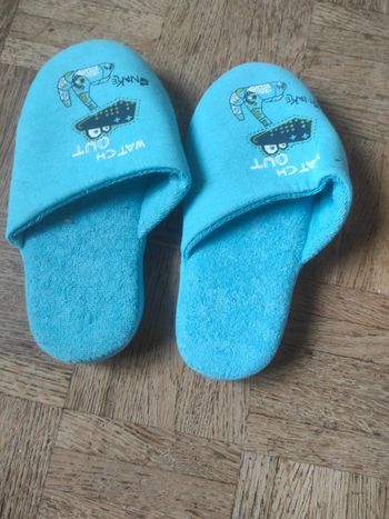 Chaussons t 34 neufs