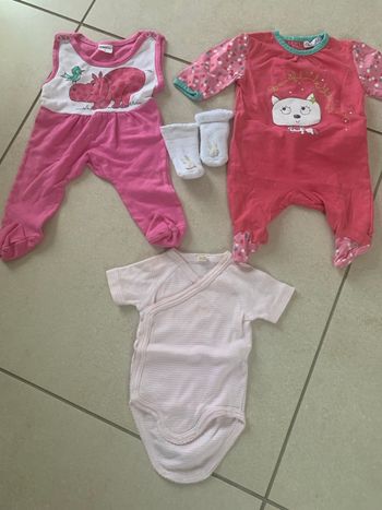 Lot naissance /1 mois 