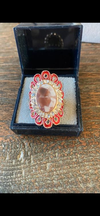Magnifique bague réglage fleur avec strass et pierre