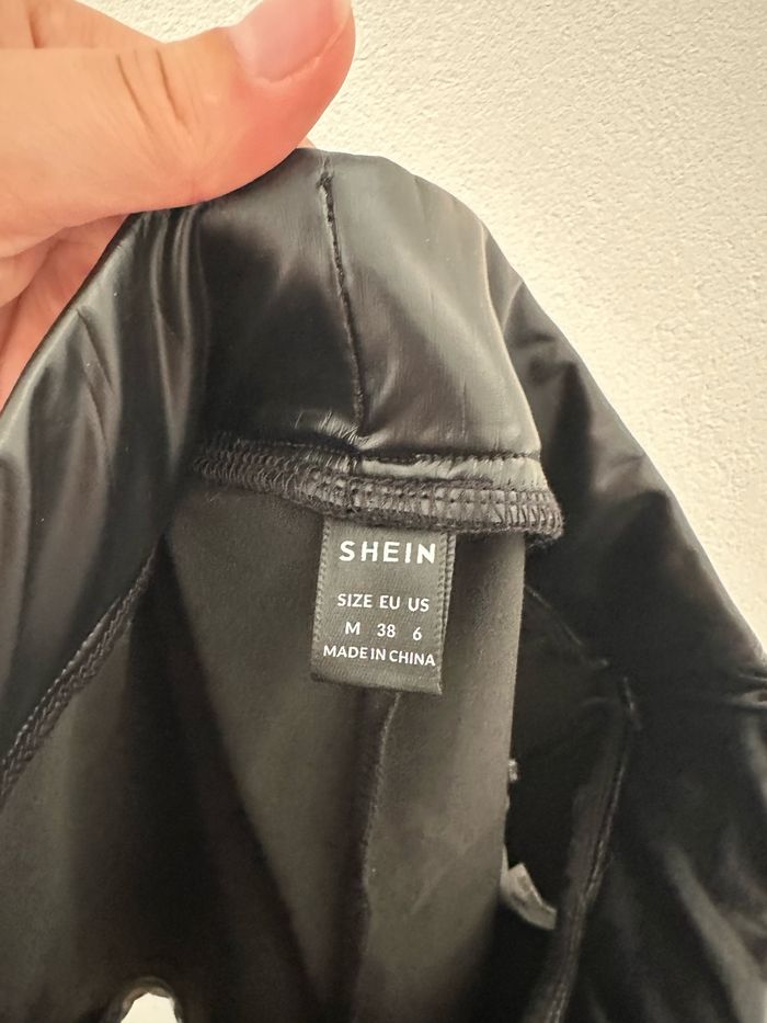 🖤 Sublime short en similicuir Shein 🖤 - photo numéro 2