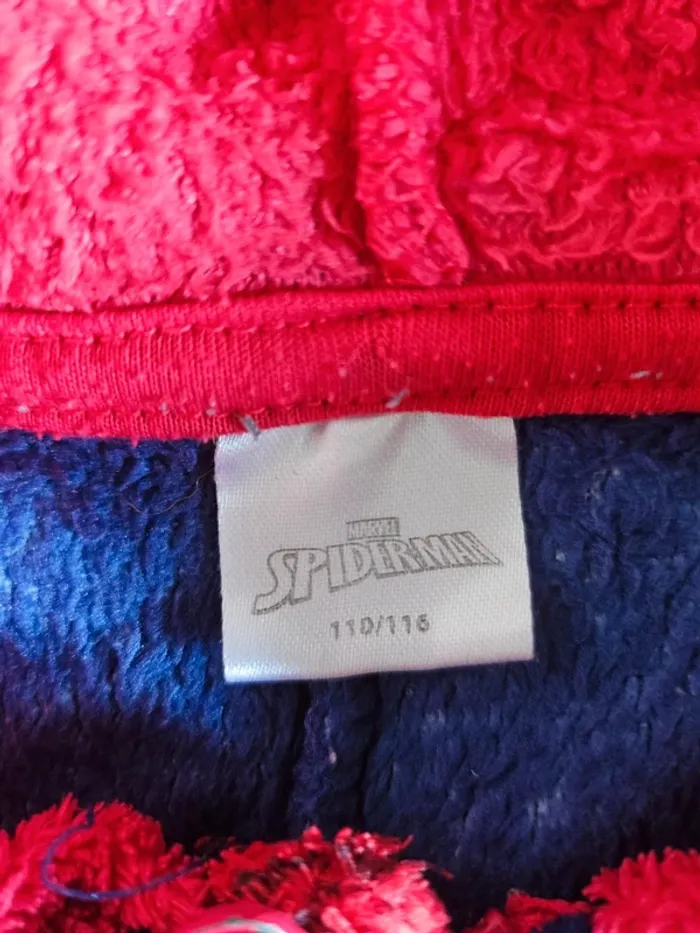 Pilou Spiderman taille 5 / 6 ans - photo numéro 3