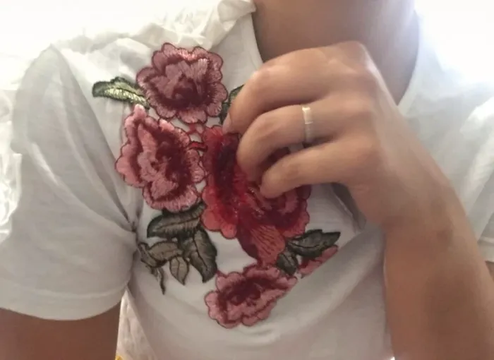 Tee shirt blanc brodé fleurs - photo numéro 3
