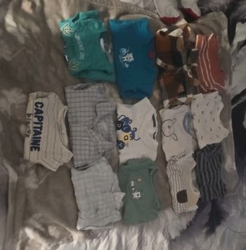 13 Tee-shirt + chemise 