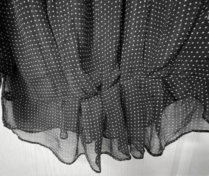 Belle blouse Zara XL - noire transparente avec petit pois. Très bon état - photo numéro 7