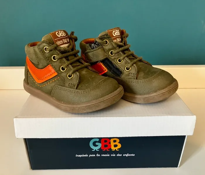 Chaussures bébé taille 21