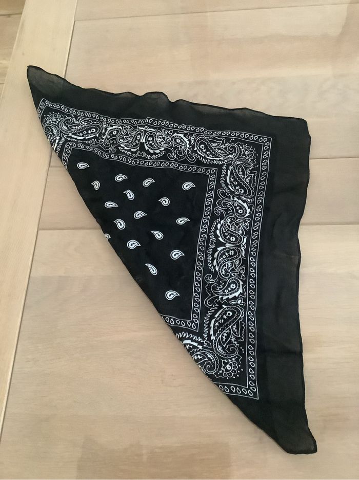 Bandana neuf - photo numéro 3