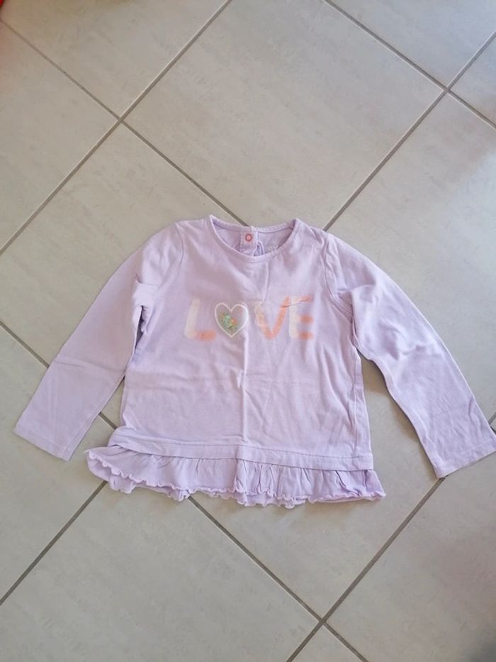 Tee-shirt manches longues très bon état taille 3 ans - photo numéro 2