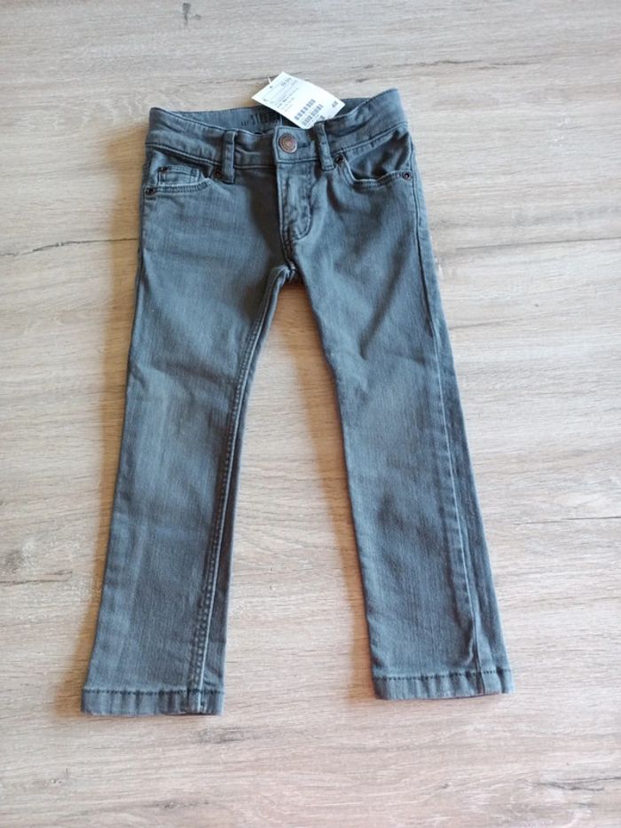 70. Jeans neuf stretch fit H&M 92 1,5-2ans 19,99€ - photo numéro 1