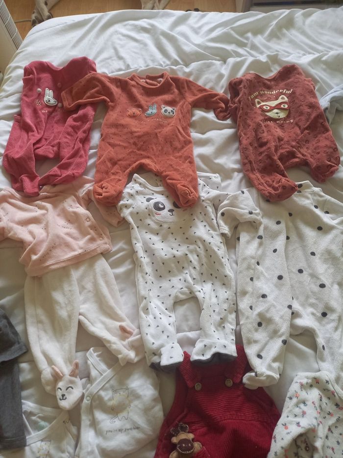 Vêtements 1 mois - photo numéro 4