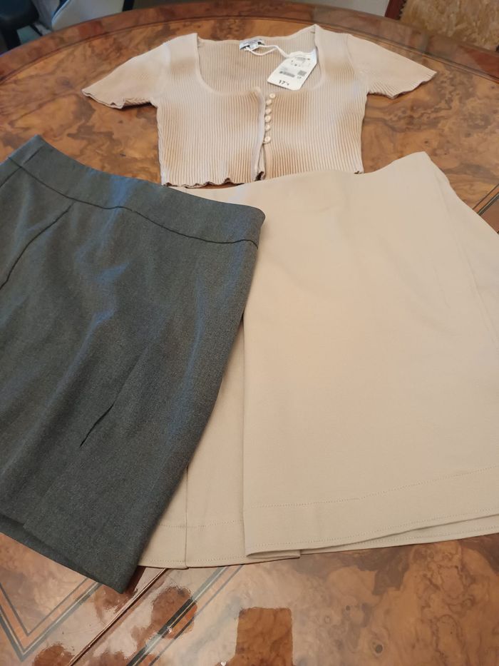 ensemble 1 haut + 2 jupe taille S