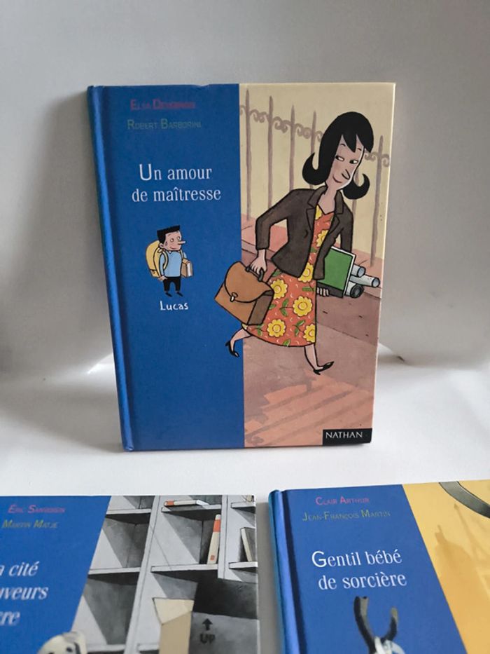 Livres demi lune - photo numéro 2