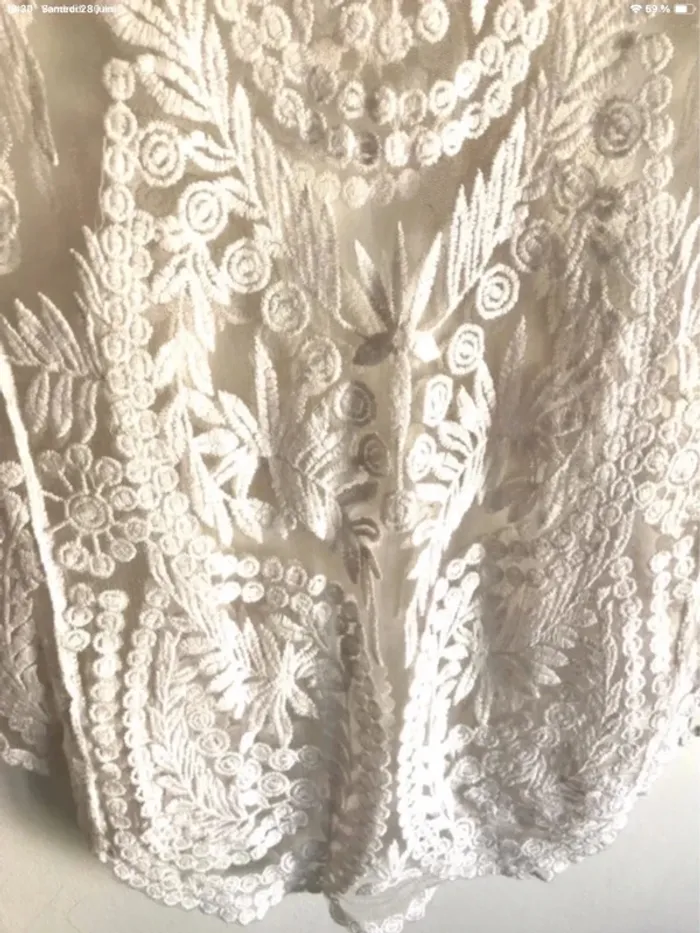 Haut blanc transparent et en dentelle blanche taille 36 - photo numéro 4