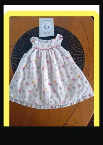 Robe obaibi taille 6 mois