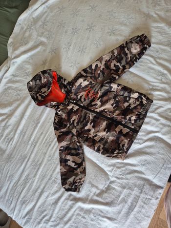 Jolie coupe vent militaire 3 ans