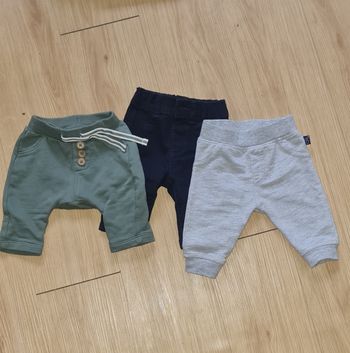 Lot de 3 pantalons taille 1 mois