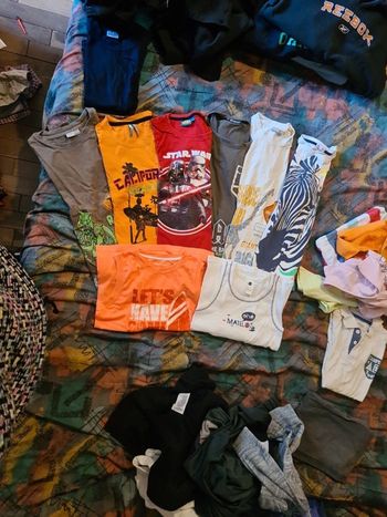 Gros lot vêtements 10 ans garçons 18 pieces