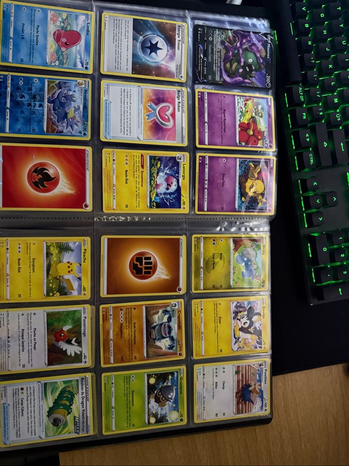 Classeur et carte pokemon de tout type - photo numéro 8