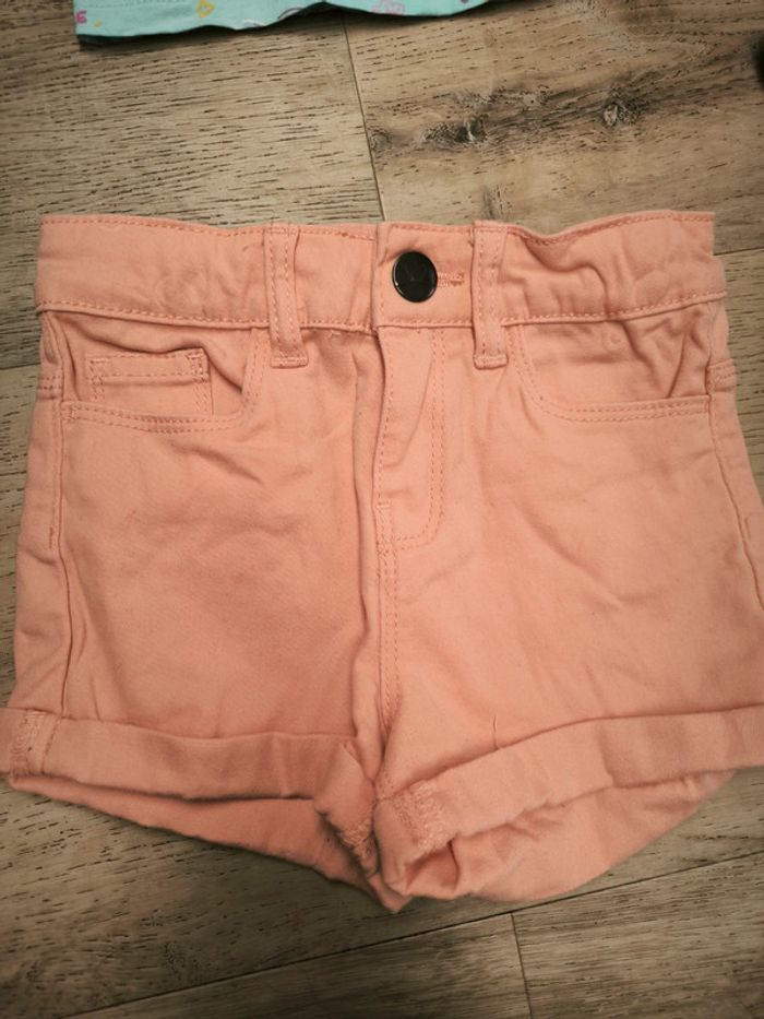 Lot de vêtements la halle 4ans - photo numéro 2