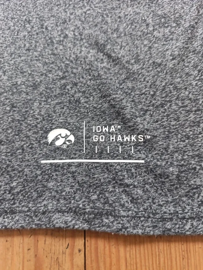 T-shirt IOWA hawkeyes nike tee NCAA XL - photo numéro 2