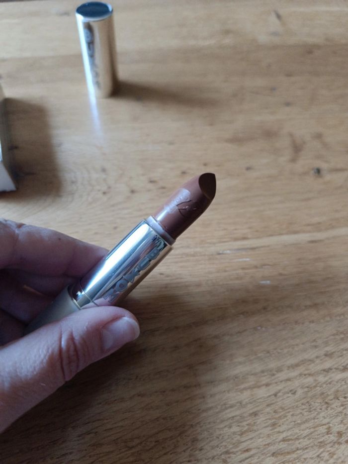 Rouge à lèvres - photo numéro 3