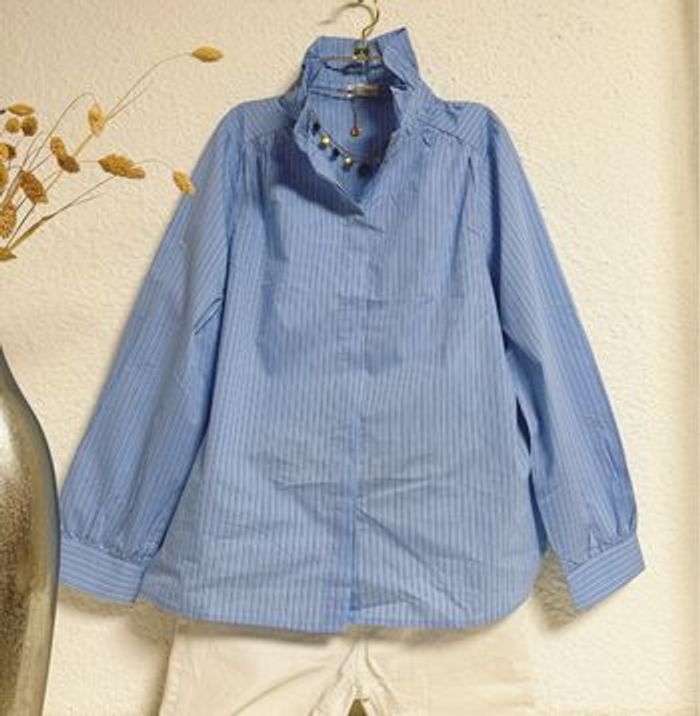 Chemise bleue marine rayures taille S - photo numéro 4