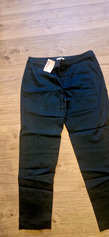 Pantalon vert neuf avec étiquette