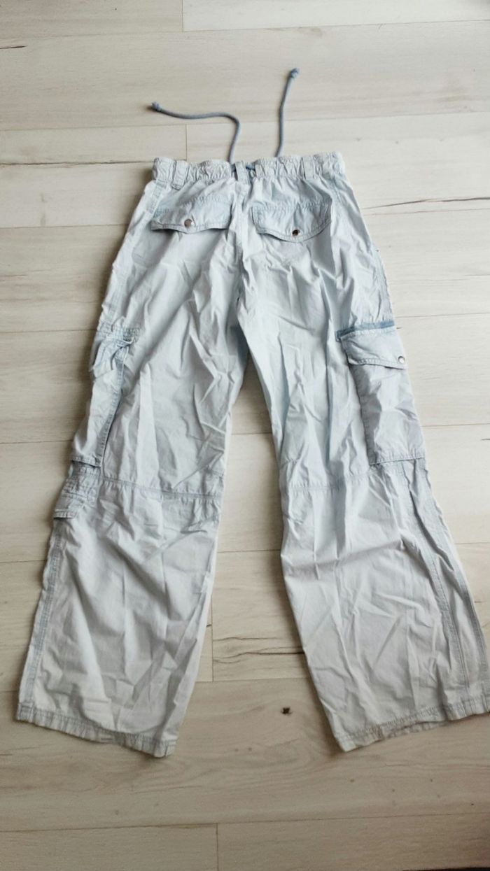 Vêtement femme pantalon large bleu clair Bershka XS - photo numéro 3