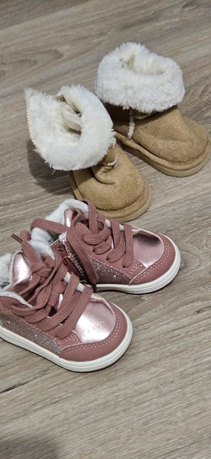 Lot 2 paires de chaussures neuves pointure 16-17 - photo numéro 2