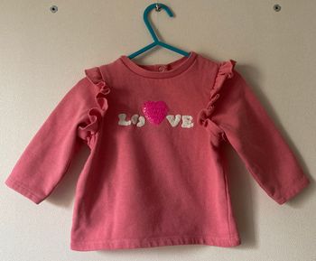 sweat manches volantées avec coeur taille 12 mois
